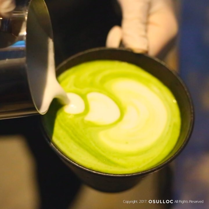 오설록 티하우스 다연님의 정성스런 손길로 만들어진 따뜻한 녹차라떼 더블샷!